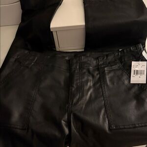 🔥Kut from the Kloth Reese Coated Mid Rise Ankle Straight Jeans🔥